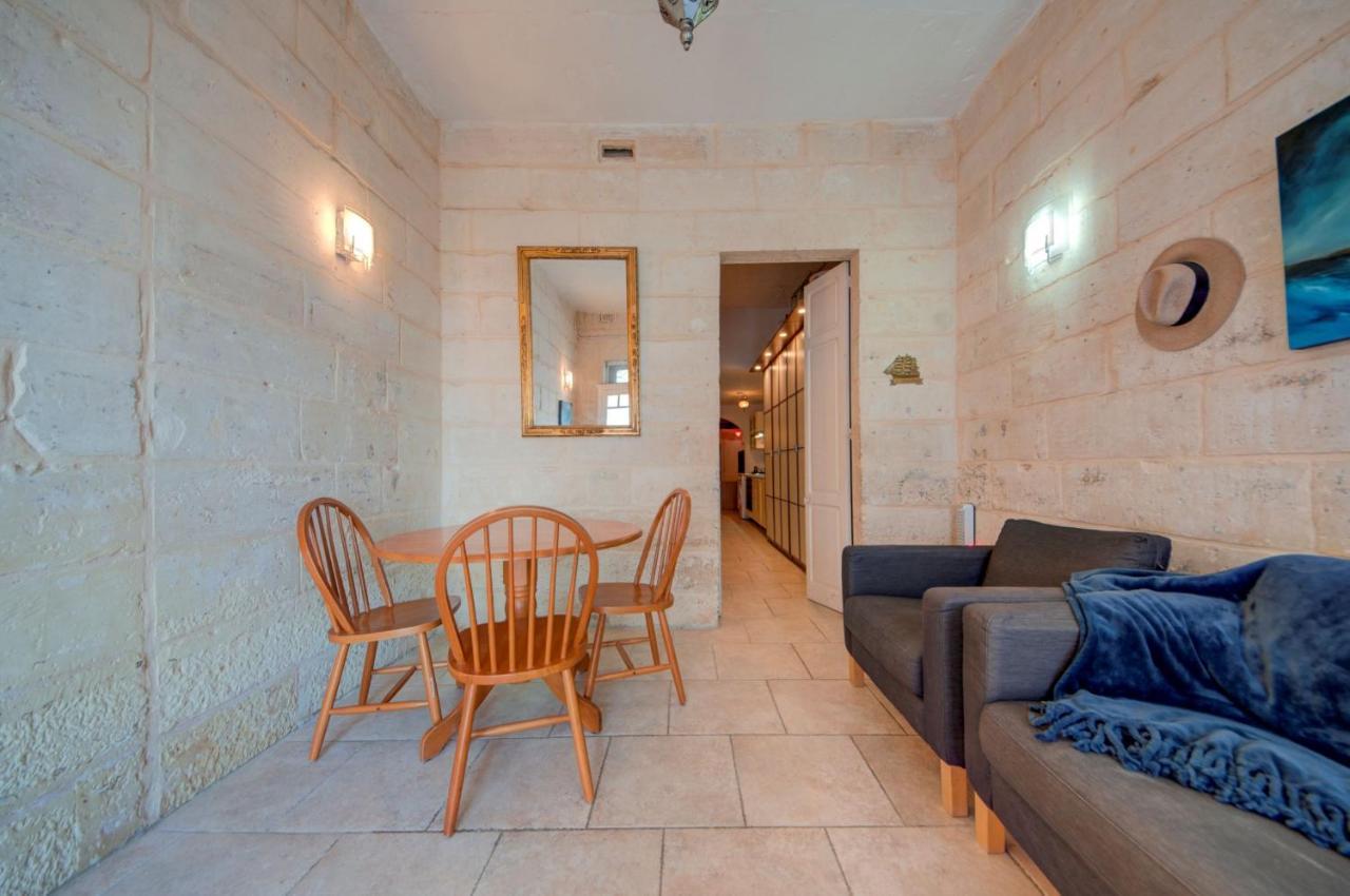Victory View One Bedroom Apartment バレッタ エクステリア 写真