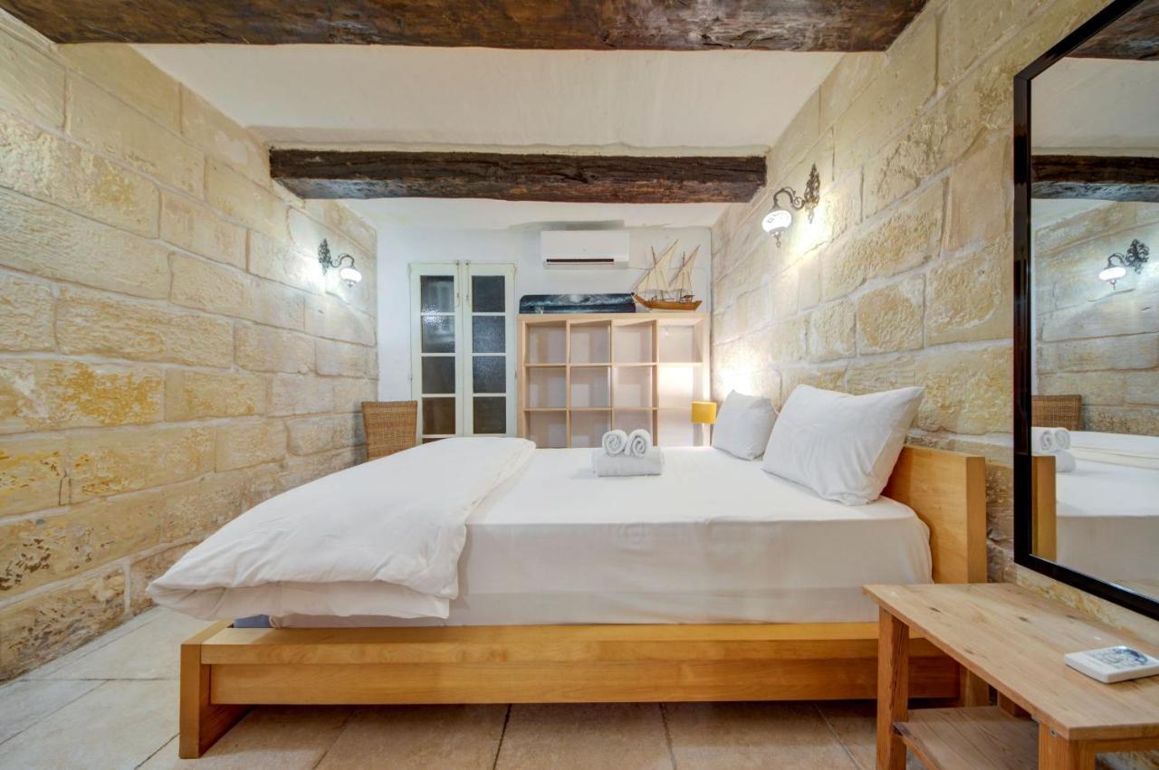 Victory View One Bedroom Apartment バレッタ エクステリア 写真