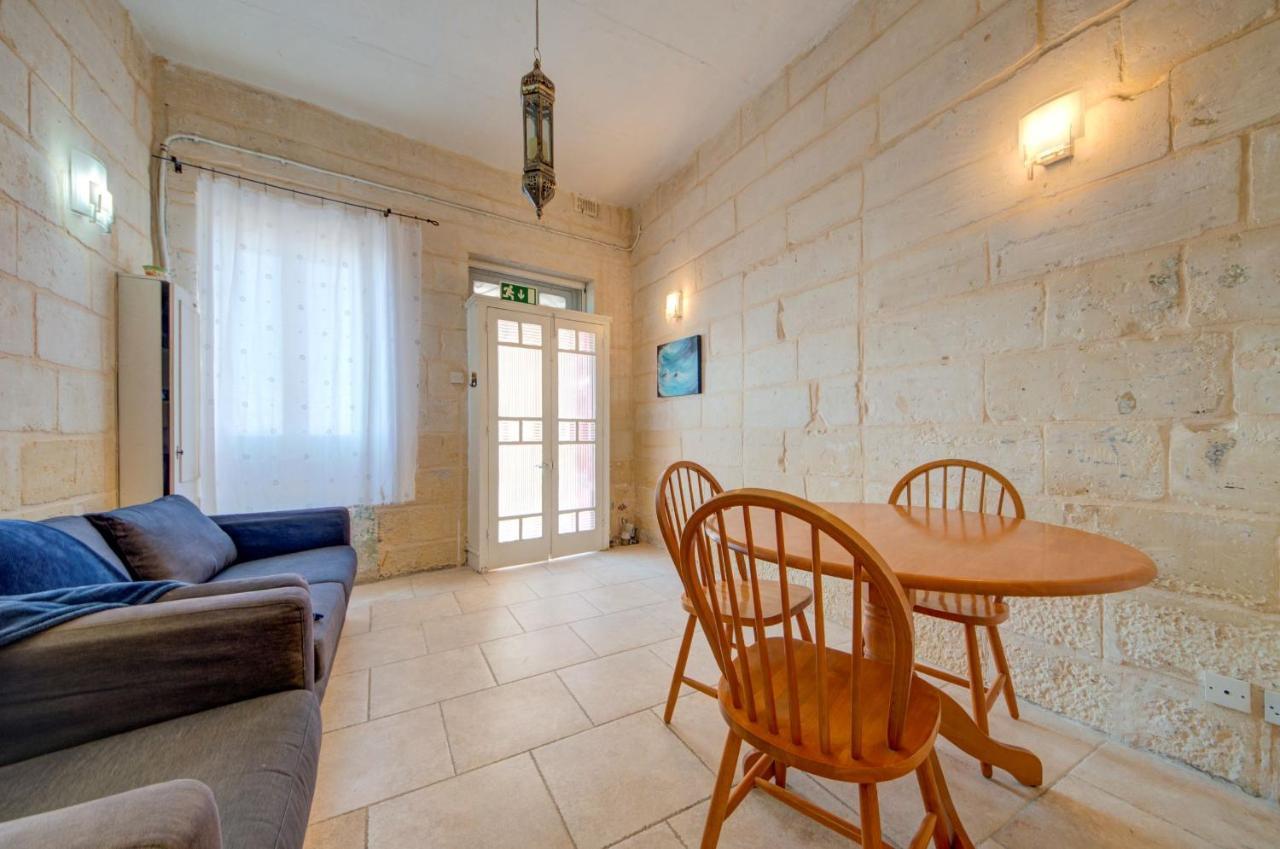 Victory View One Bedroom Apartment バレッタ エクステリア 写真